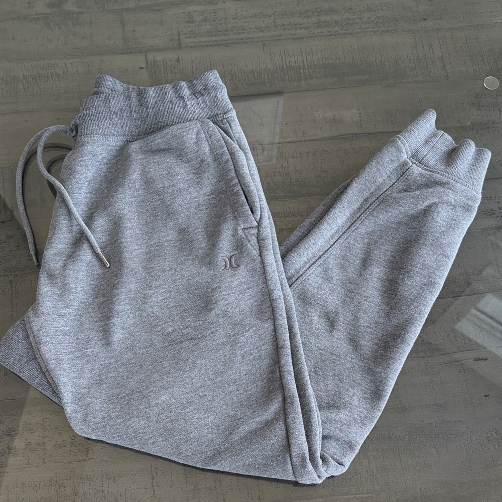 Hurley Men's Gray Jogger Sweatpants. Size M. Missing drawstring end cap. Pockets